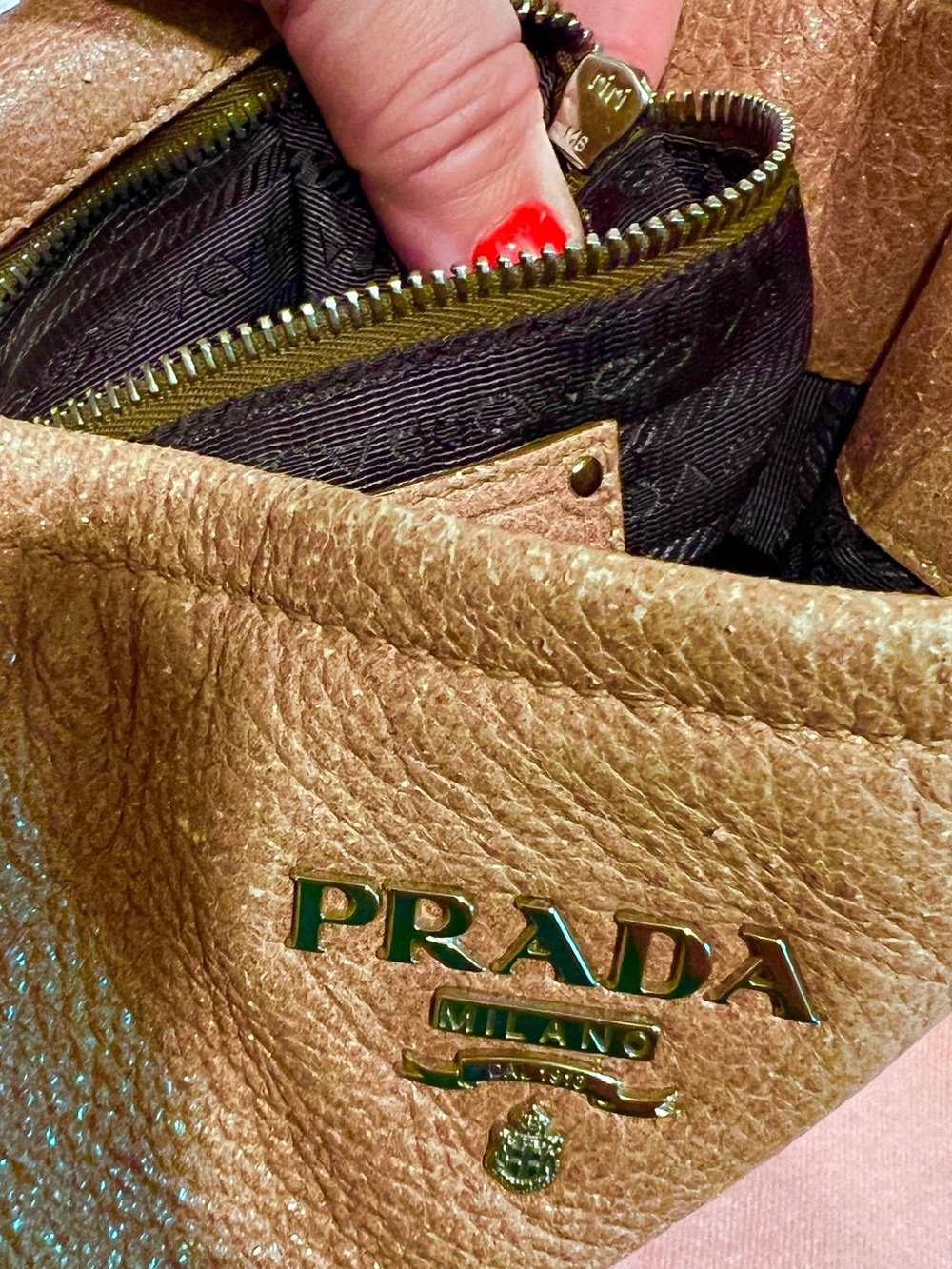 PRADA⭐️Rusty Tan Leather Vitello Daino Shoulder Bag with Chain Strap - Picture 9 of 11